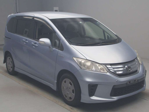 2012 Honda Freed hybrid GP3[2]