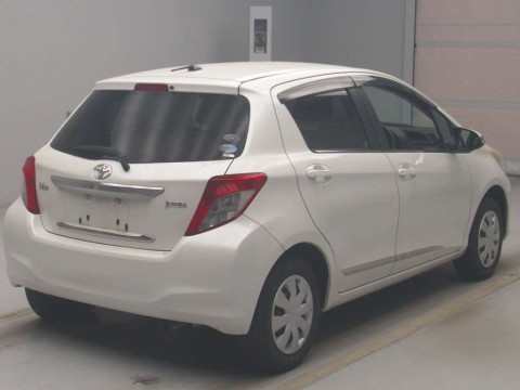 2011 Toyota Vitz NSP130[1]