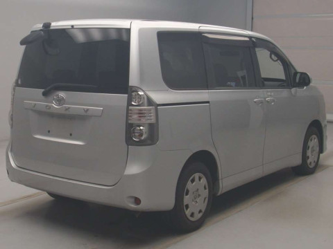 2008 Toyota Voxy ZRR70G[1]