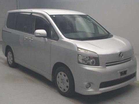 2008 Toyota Voxy ZRR70G[2]