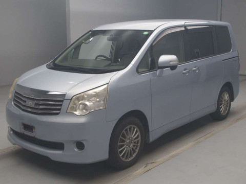 2011 Toyota Noah ZRR70G[0]