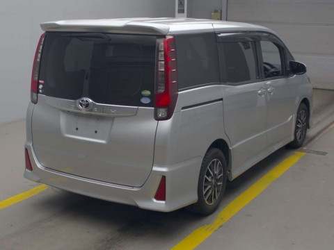 2014 Toyota Noah ZRR80W[1]