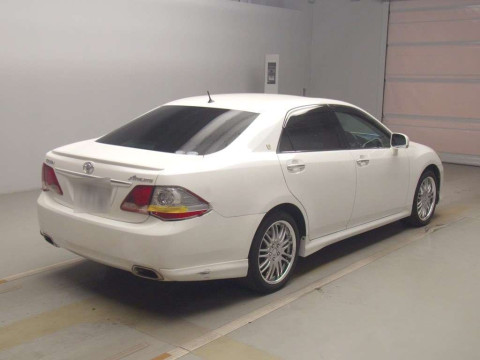 2009 Toyota Crown GRS200[1]