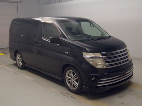 2004 Nissan Elgrand E51[2]