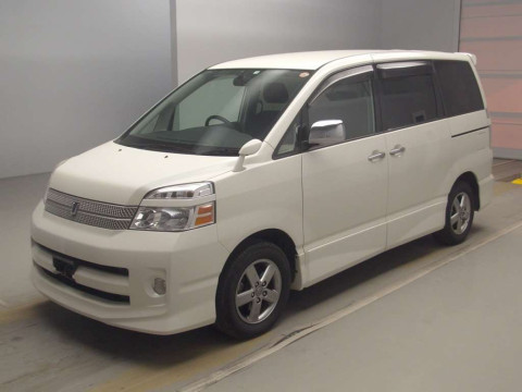 2006 Toyota Voxy AZR60G[0]