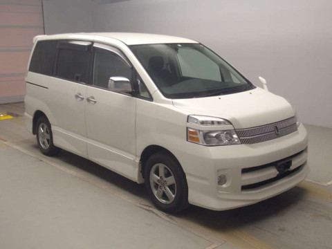 2006 Toyota Voxy AZR60G[2]