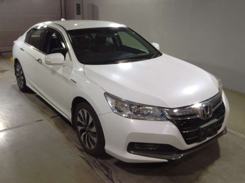 2016 Honda Accord Hybrid CR6[2]