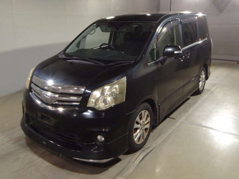 2010 Toyota Noah ZRR70W[0]