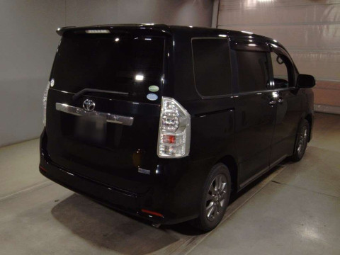 2012 Toyota Voxy ZRR70W[1]