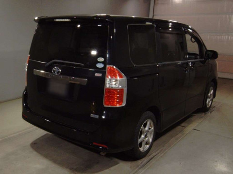 2008 Toyota Noah ZRR70W[1]