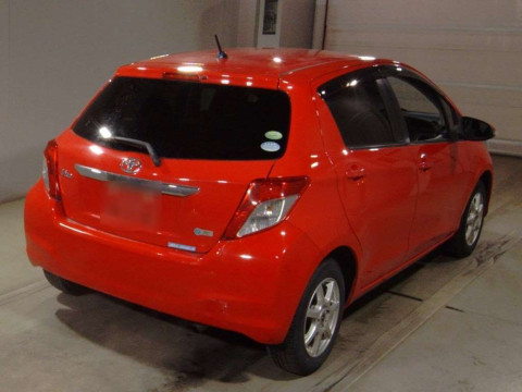 2014 Toyota Vitz NSP130[1]