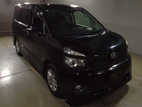 2014 Toyota Voxy ZRR70W[2]