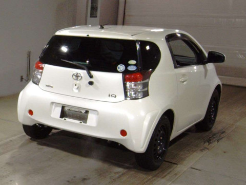 2010 Toyota iQ KGJ10[1]