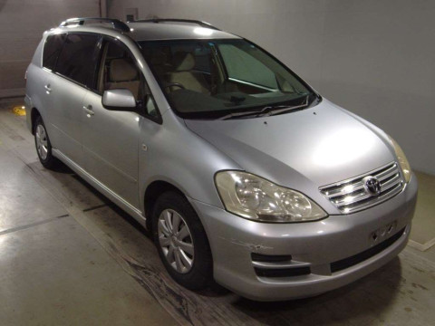 2005 Toyota Ipsum ACM26W[2]