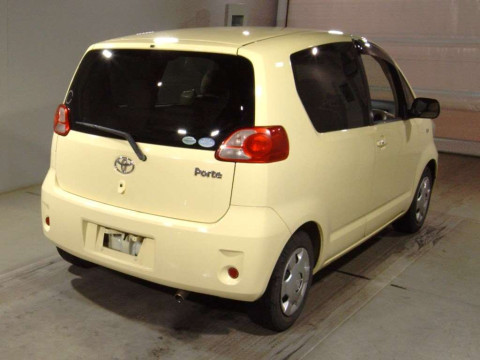 2005 Toyota Porte NNP10[1]