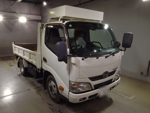 2015 Hino DUTRO XZU620T[2]