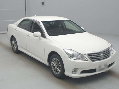 2012 Toyota Crown GRS201[2]