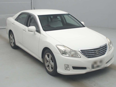 2010 Toyota Crown GRS200[2]