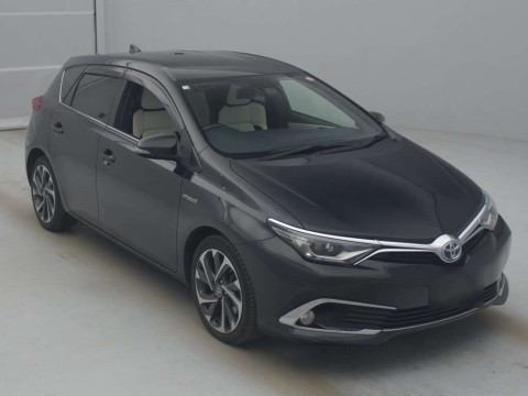 2016 Toyota Auris ZWE186H[2]