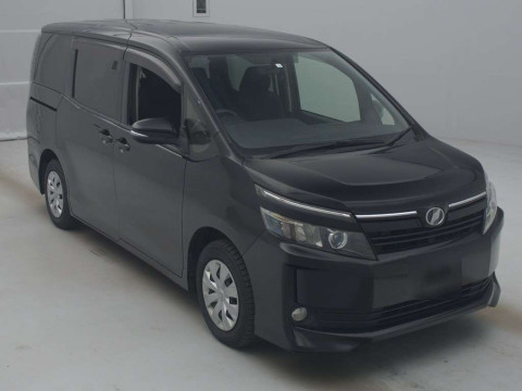 2015 Toyota Voxy ZRR80G[2]