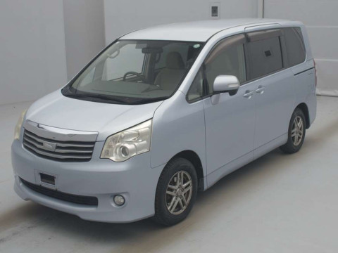 2011 Toyota Noah ZRR70G[0]