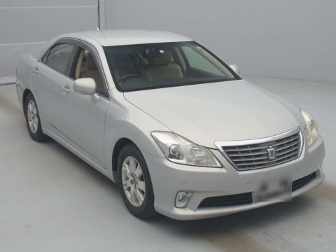 2012 Toyota Crown GRS200[2]