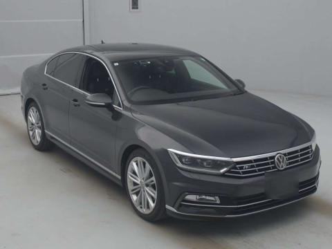 2019 Volkswagen Passat 3CCHH[2]