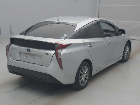 2016 Toyota Prius ZVW55[1]