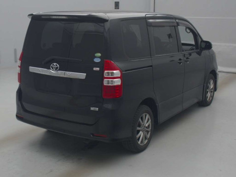 2012 Toyota Noah ZRR75W[1]