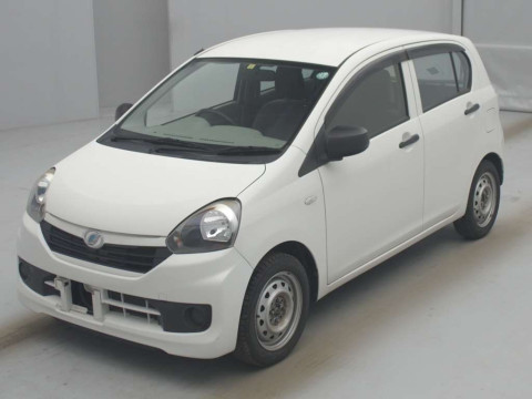 2016 Daihatsu Mira es LA300S[0]