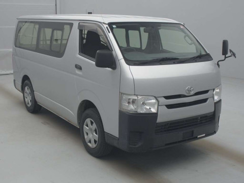 2015 Toyota Hiace Van KDH206V[2]