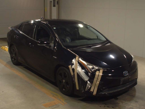 2016 Toyota Prius ZVW50[2]