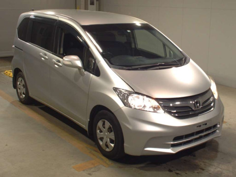 2012 Honda Freed GB3[2]