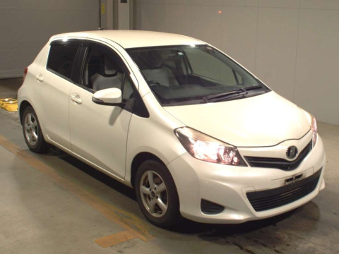 2012 Toyota Vitz KSP130[2]