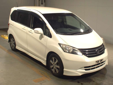 2010 Honda Freed GB3[2]