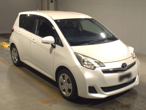 2011 Toyota Ractis NSP120[2]