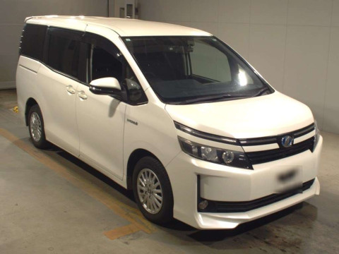 2015 Toyota Voxy ZWR80G[2]