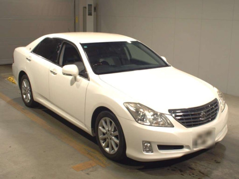 2009 Toyota Crown GRS202[2]