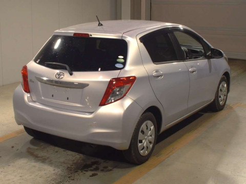 2013 Toyota Vitz NSP130[1]