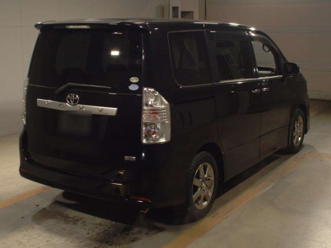 2009 Toyota Voxy ZRR70W[1]