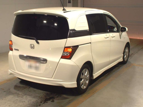 2010 Honda Freed Spike GB3[1]