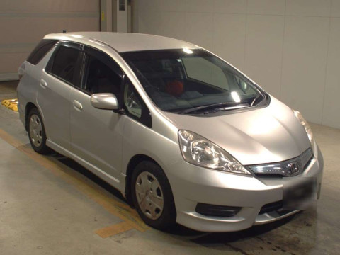 2012 Honda Fit Shuttle Hybrid GP2[2]