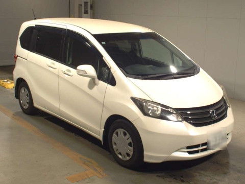 2011 Honda Freed GB3[2]