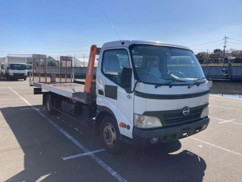 2010 Hino DUTRO XZU424M[2]