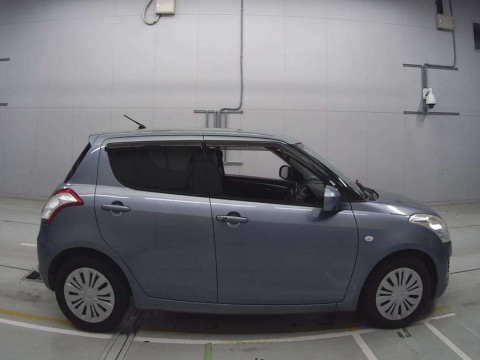 2014 Suzuki Swift ZC72S[2]