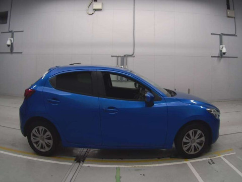 2015 Mazda Demio DJ3FS[2]