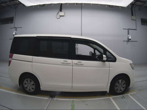 2012 Honda Step WGN RK1[2]