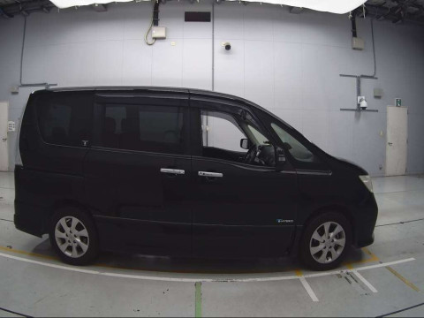 2013 Nissan Serena HFC26[2]