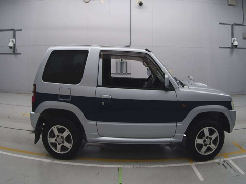 2010 Mitsubishi Pajero Mini H58A[2]