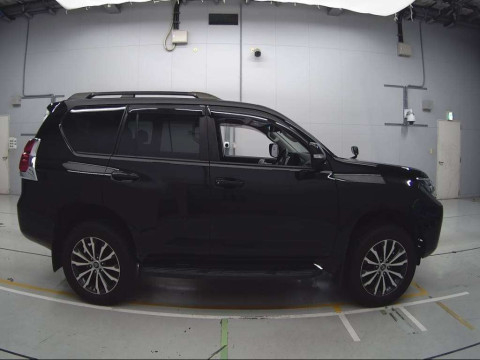 2019 Toyota Land Cruiser Prado TRJ150W[2]